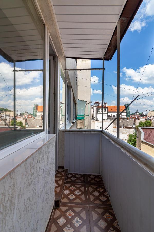 Leogrand Apartments On Svobody Lviv Luaran gambar